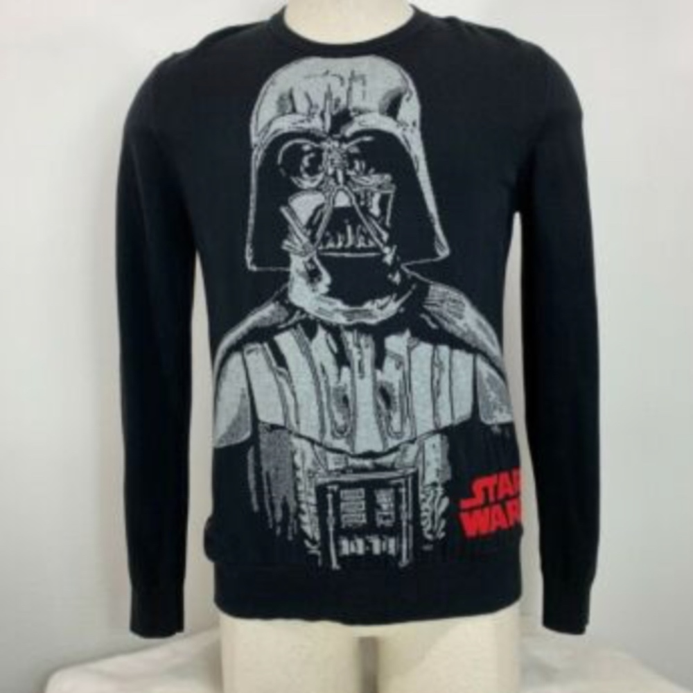 ⚡️Sold⚡️H&M Star Wars Darth Vador Sweater Men - Picture 2 of 7